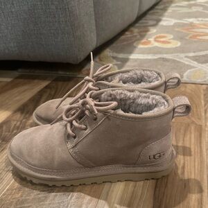 Ugg neumel